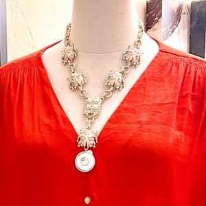 NWT, Exquisite Scarab,Soft Peach & Gold Necklace w/ Intricate Detailing